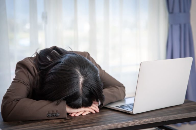 職場に馴染めないから割り切るのはあり?迷ったときの考え方 | キャリアルーク