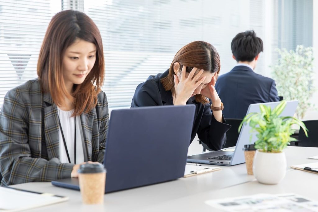 体調不良でよく休む社員の末路とは