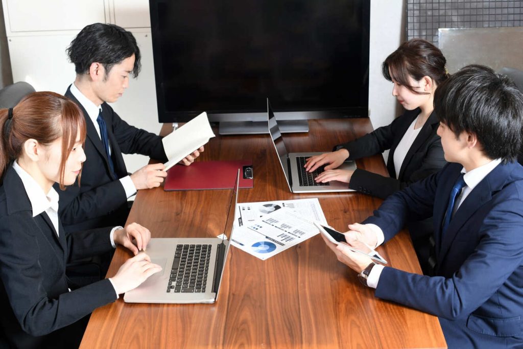 帰属意識が低い職場