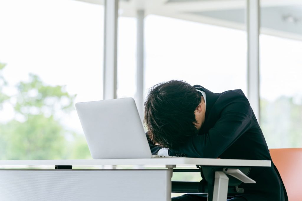 愛されキャラだが仕事ができない人の末路