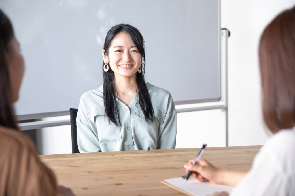 面接で好印象の女性