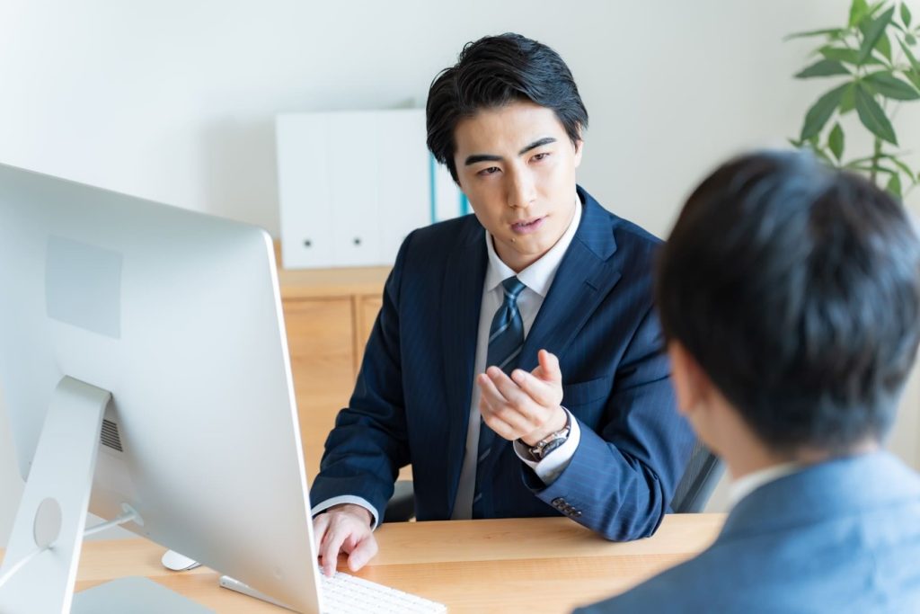 部下と対話を心がける上司