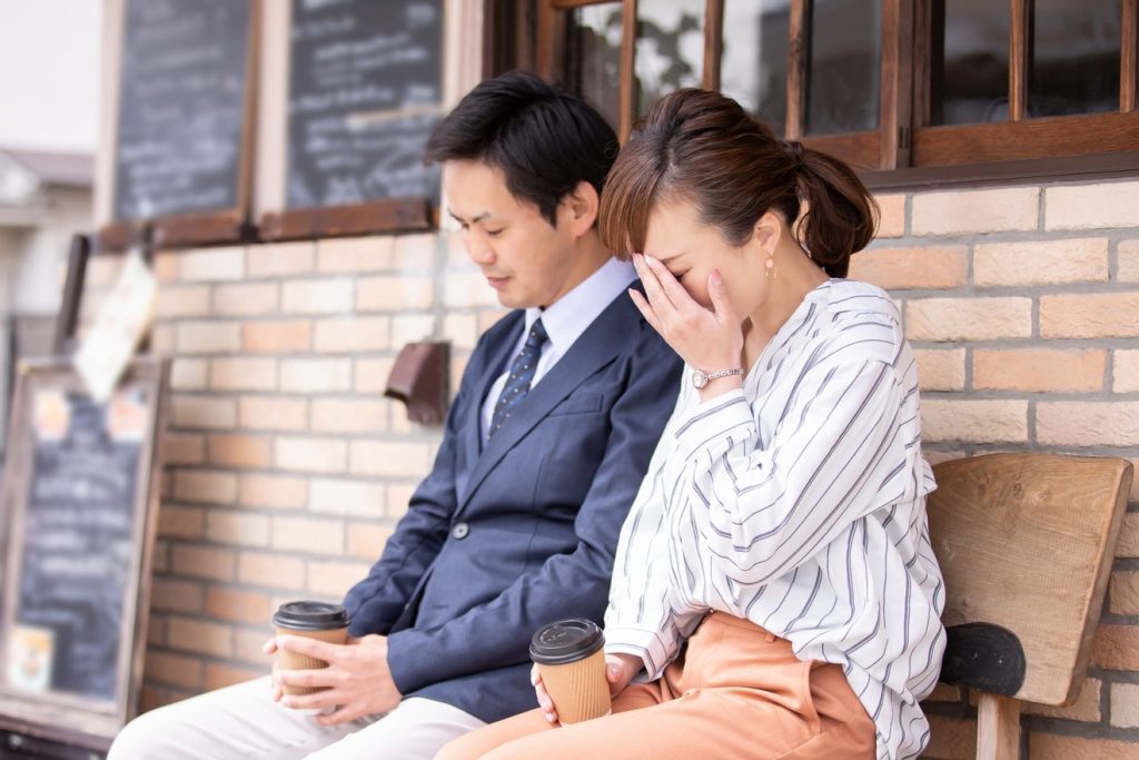 職場で泣く女性への対処法