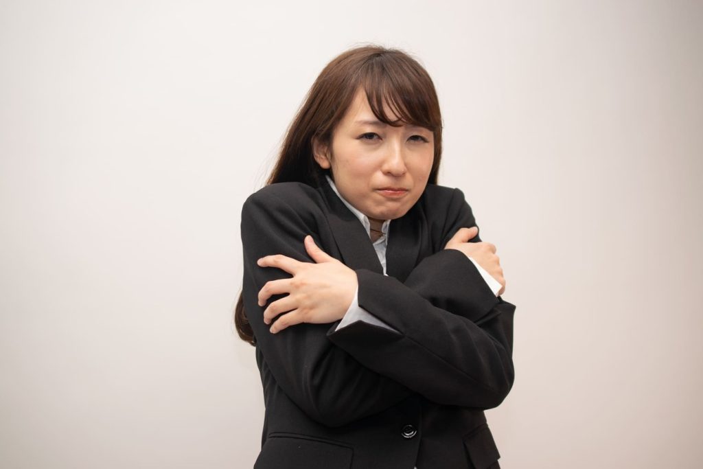 職場が寒すぎる際のよくある疑問
