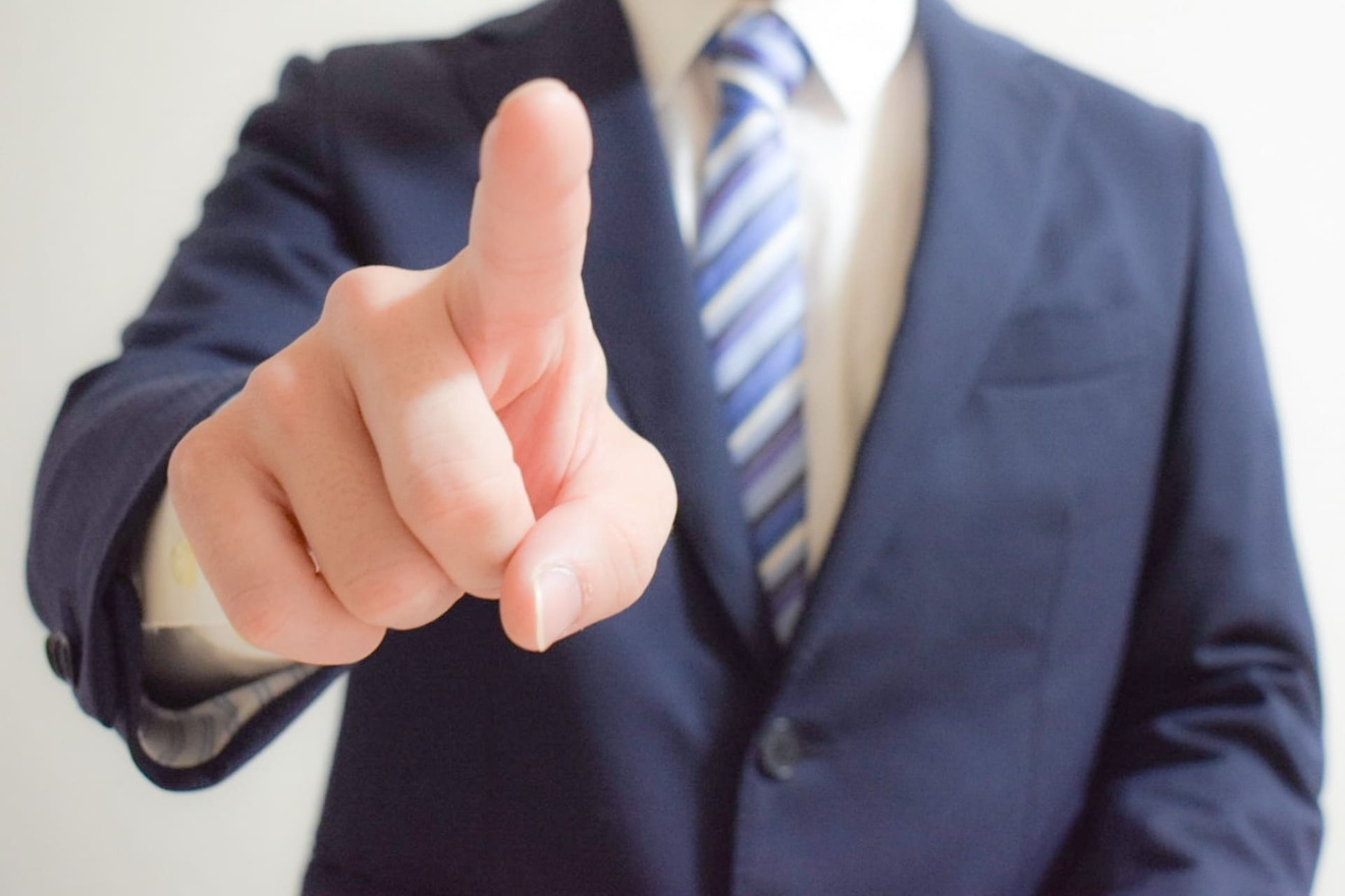 批判ばかりする人